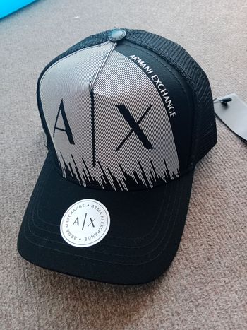 Casquette Armani neuf