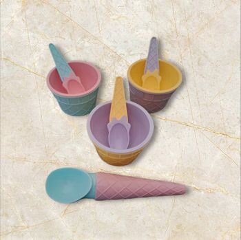3 Coupelles à glace et leur cuillère + 1 cuillère à boules