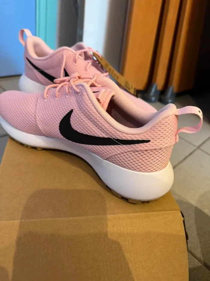Nike rose - photo numéro 4