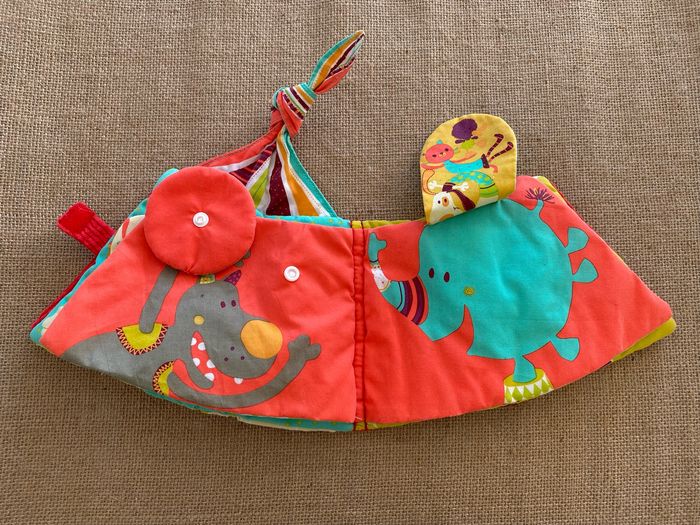 Livre en tissu d’activités cirque Lilliputiens - photo numéro 4