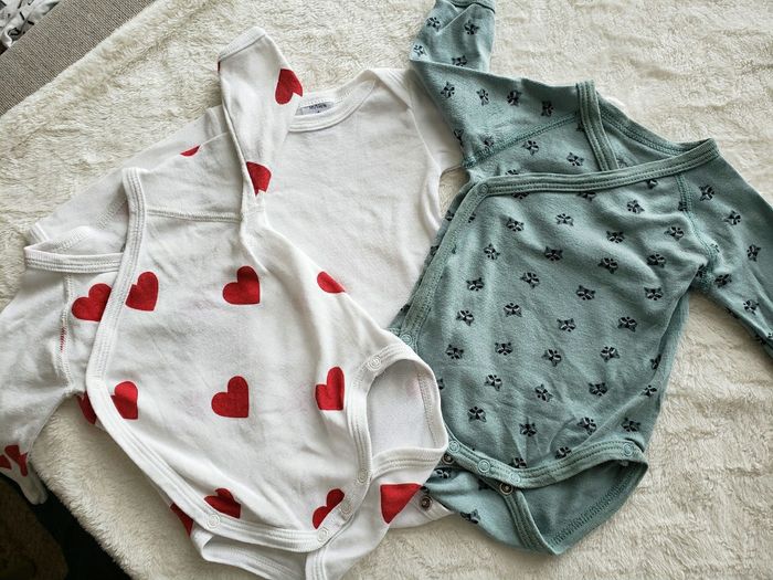 Lot de 3 bodies taille 1mois