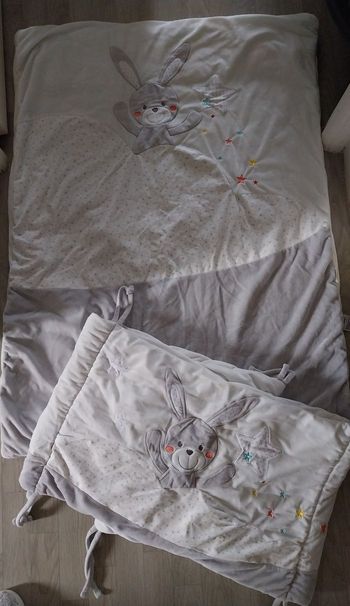 Ensemble couette + tour de lit