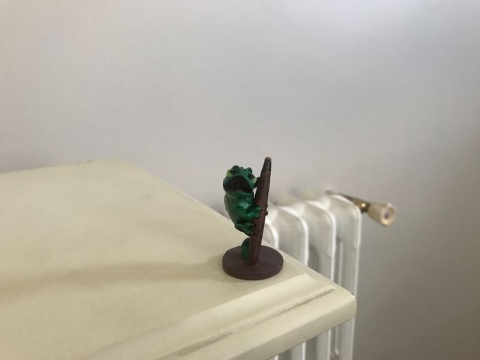 Figurine caméléon pascal raiponce disney