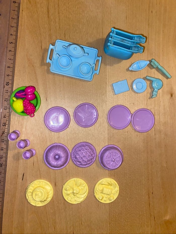 Vaisselle poupée assiette tasse verre plastique jaune violet bleu mannequin - photo numéro 4