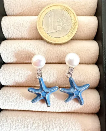 Boucles d’oreilles étoiles de mer – Émail bleu & perles naturelles