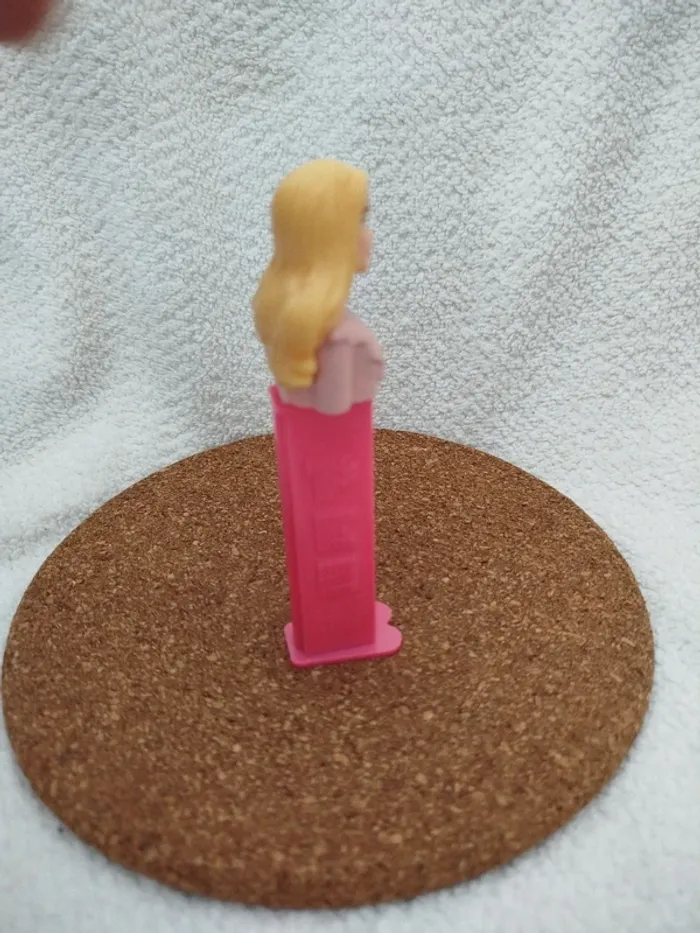 Pez Barbie - photo numéro 2