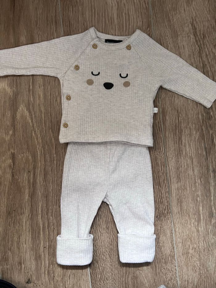 Pyjama 2 pièce 1 mois + 2 pantalons - photo numéro 2