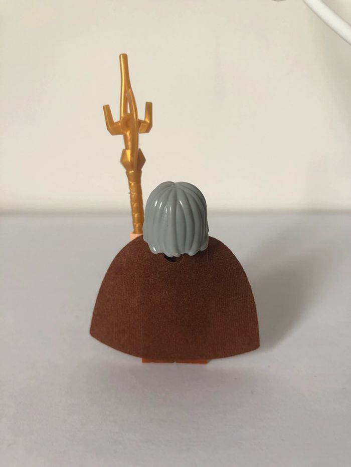 Figurine type lego Odin. Marvel - photo numéro 3