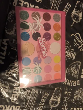 Palette neuve encore emballé