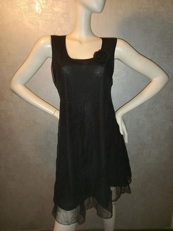 robe noire avec voile et fleur en voile depech mod DPM taille 40