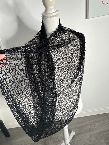 Écharpe châle snood noir crochet toile d’araignée Y2K