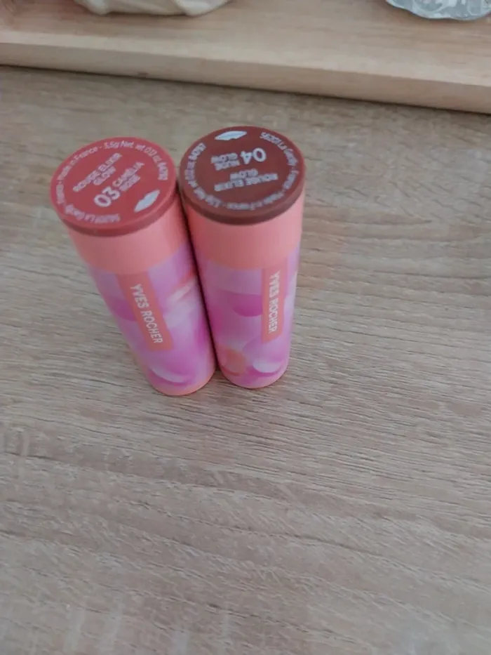 2 rouges à lèvres Yves Rocher