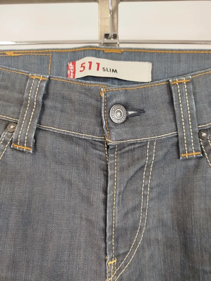 Jean Levi’s 511 Slim - Taille W30 L32/ 38FR - Coupe ajustée moderne A605 - photo numéro 2