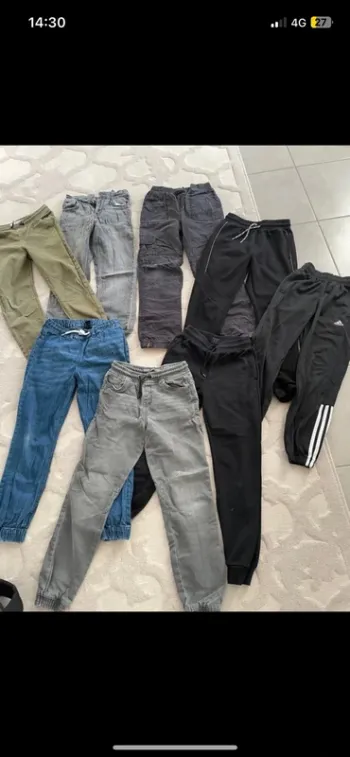 Lot de 8 pantalon 9 10 ans en très bon état