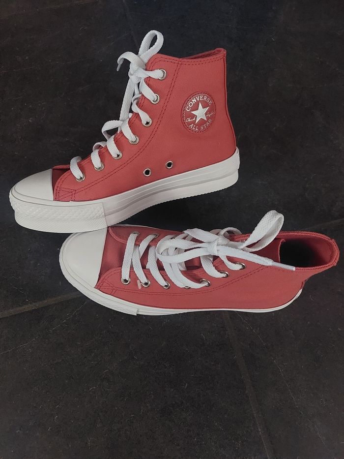Baskets converses neuves jamais portées - photo numéro 4