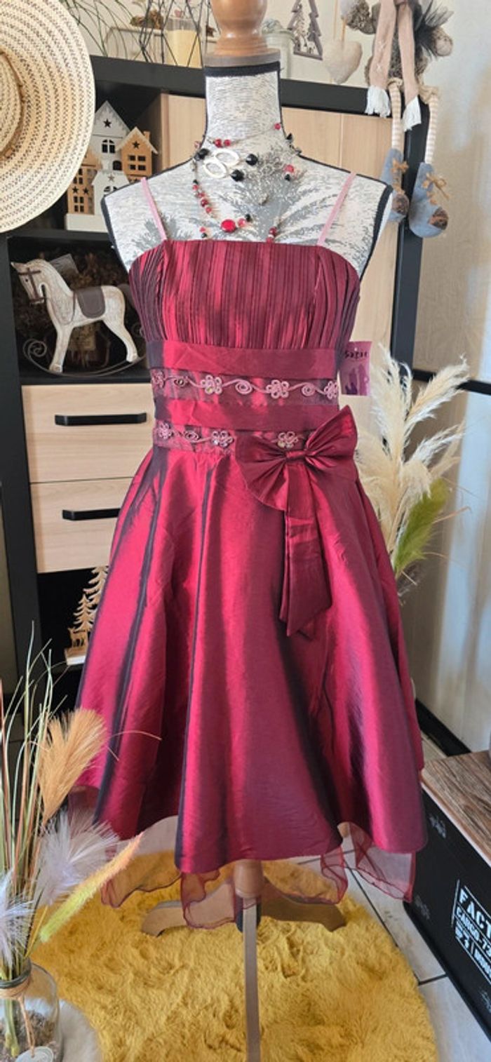 Magnifique robe de soirée neuve en satin - photo numéro 2