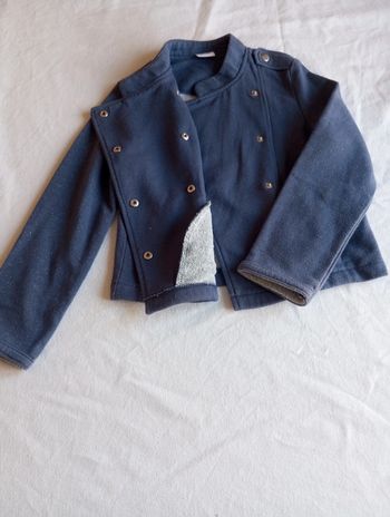 Veste à pression de taille 8ans et de marque tape a l'œil