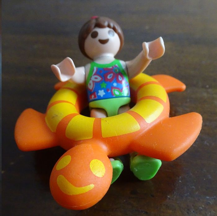 Playmobil Summer fun Piscine toboggan 6673 + 8 petites boites Playmobil plage - photo numéro 5