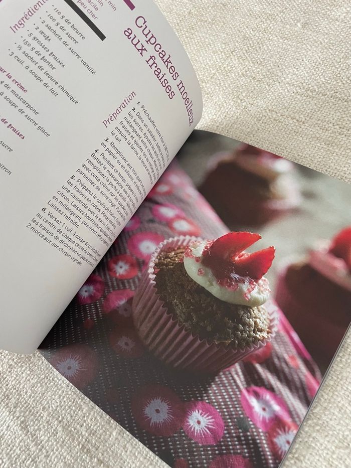 Livre NEUF cupcakes et muffins - photo numéro 2