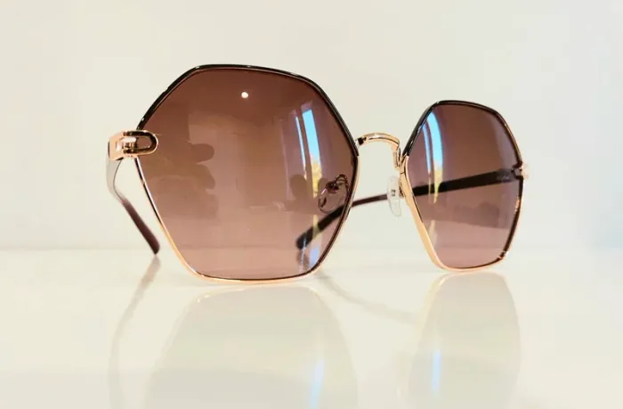 Lunette de soleil femme hexagonale Polarisée bordeaux et dorée uvprotection catégorie 2 - photo numéro 4