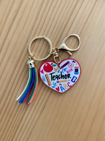 Porte-clé cœur coloré “Teacher” Neuf, idée cadeau maîtresse