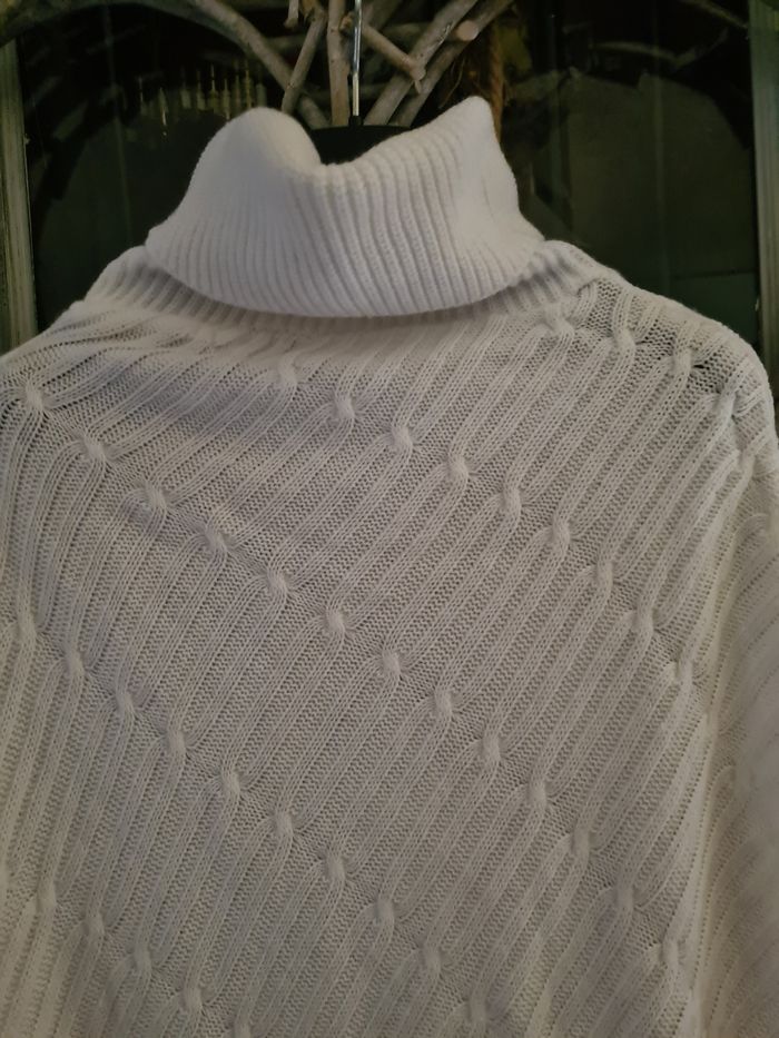 Poncho. Femme. Blanc. Taille unique - photo numéro 2