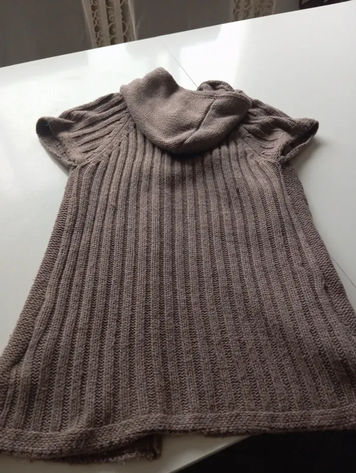 Veste sans manche 14 ans très bon état - photo numéro 2