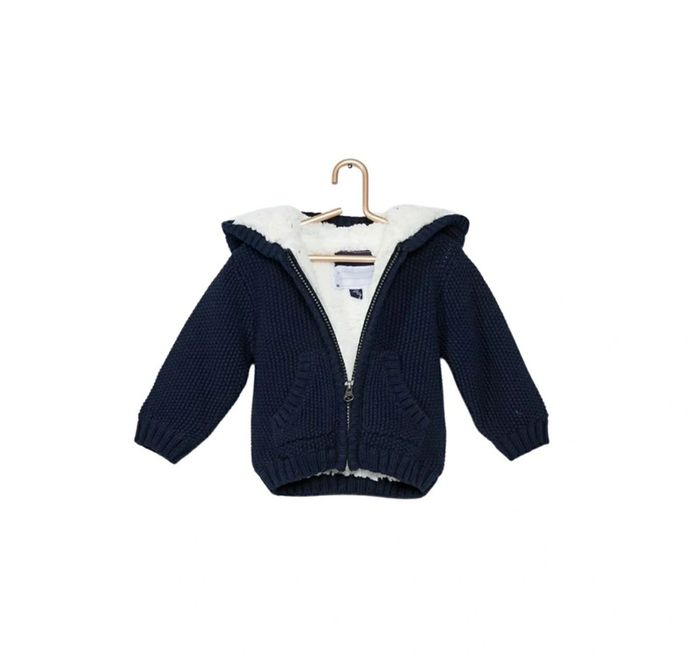 💚 Gilet en tricot à capuche 'oreilles'
9 mois Kiabi #emyfleury_9moisgarçon