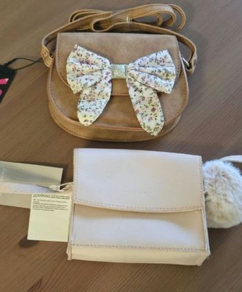 Neufs (non portés) 🥰🤩2 sacs a mains bandoulière pour jeune fille 🥰🤩