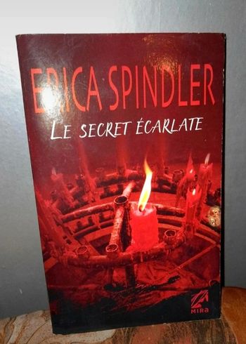 Le secret écarlate Erica Spindler