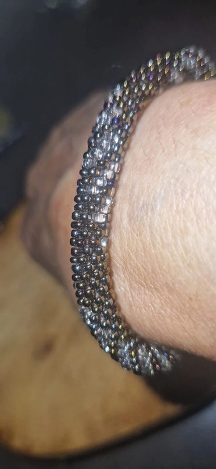 Jonc népalais perles noires et argent tissées