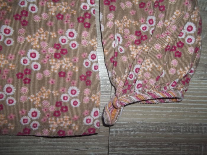 Blouse velours kaki fleurs et rayures roses Kiabi (2) 10 ans - photo numéro 2