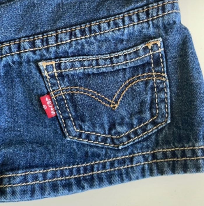 Robe Levis 6 mois - photo numéro 4
