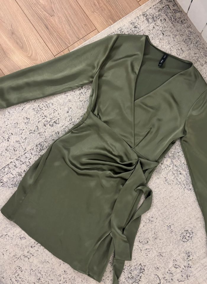Robe satinée vert kaki Mango femme taille S - FR36 - W26 - photo numéro 3