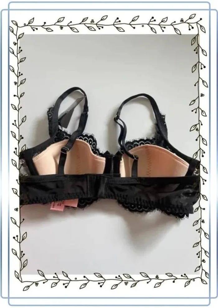 Soutien gorge noir Hunkemoller dentelle,  taille 90A - photo numéro 3