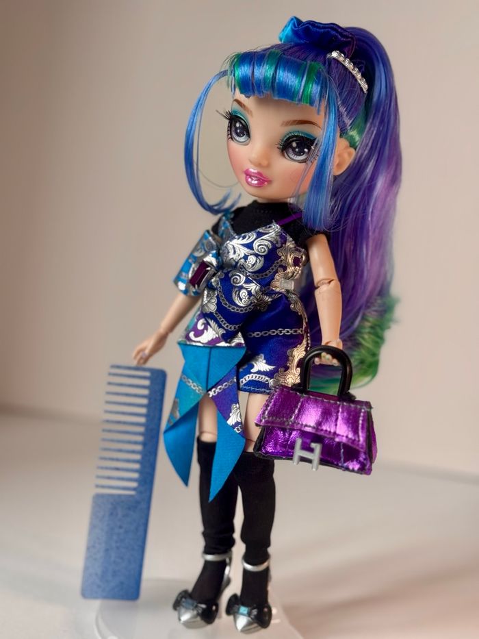 Holly junior Rainbow High - photo numéro 2