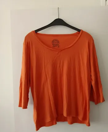 T-shirt femme ⭐ très bon état ⭐ Taille 52-54