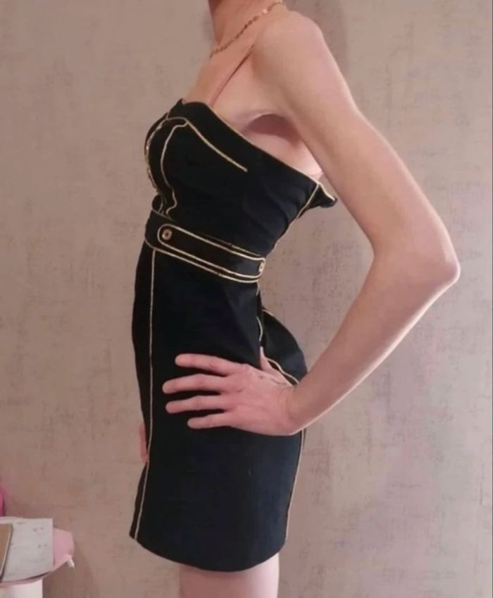 Robe bustier TRÈS BON ÉTAT pour femme taille 36 couleur noir et doré - photo numéro 2