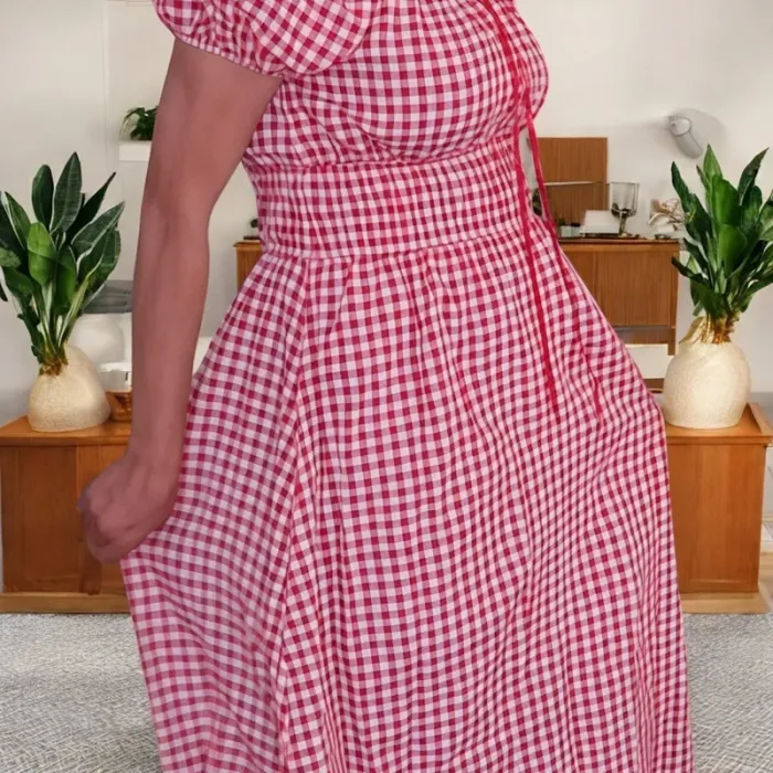 Robe vichy rouge rétro 💋 style cottagecore | Manches bouffantes + taille smockée - photo numéro 2