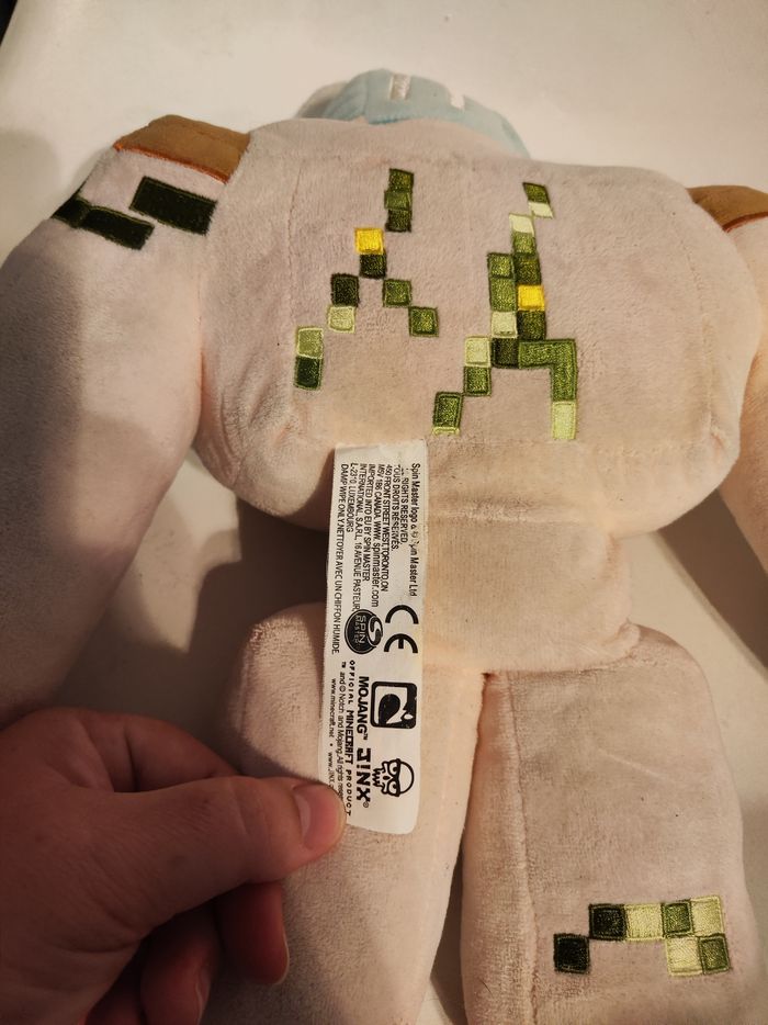 Grande peluche Minecraft golem de fer - photo numéro 4