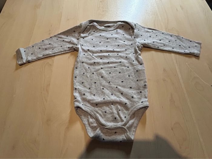 Lot 9 bodies 18mois - photo numéro 10