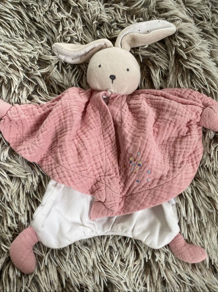 Doudou lapin plat kaloo rose gaze de coton