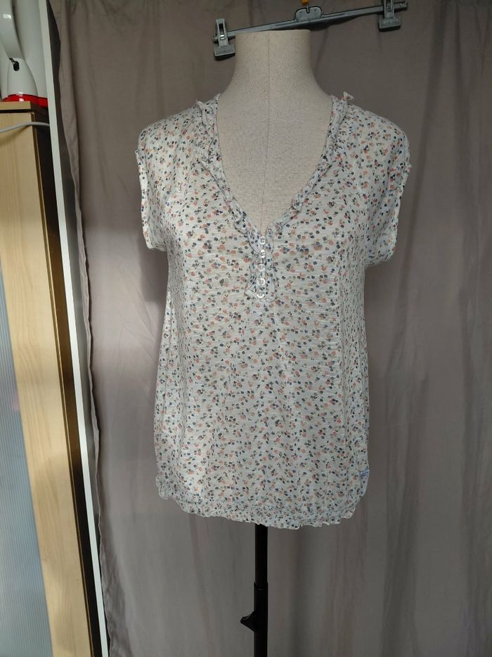 Très jolie blouse femme T 38 - photo numéro 1