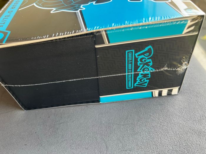 Coffret Dresseur d’Elite (ETB) - Foudre Noire + 1 carte holographique aléatoire - photo numéro 3