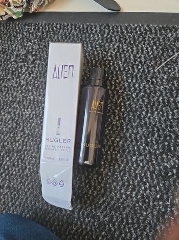 Eau de recharge Alien Thierry Mugler vide avec carton