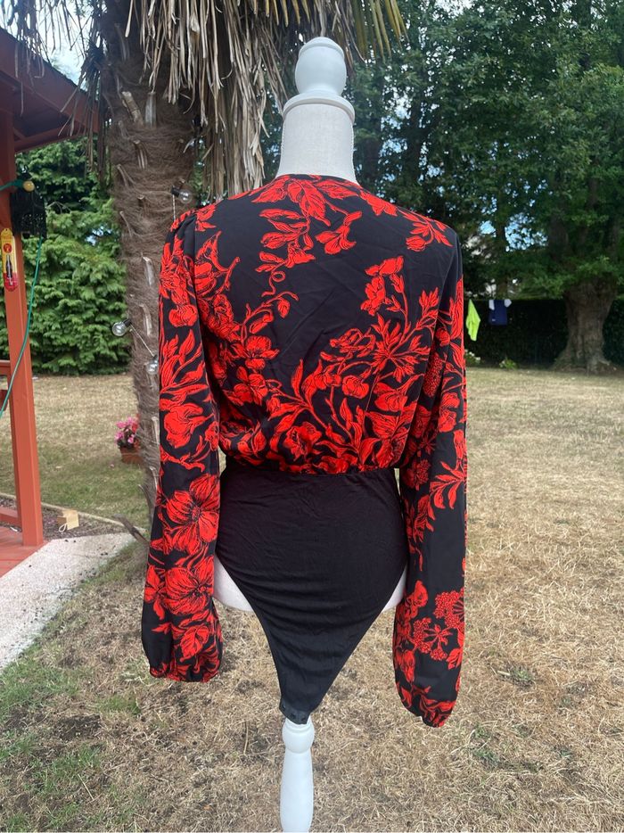 Bodie chic noir et rouge - photo numéro 4
