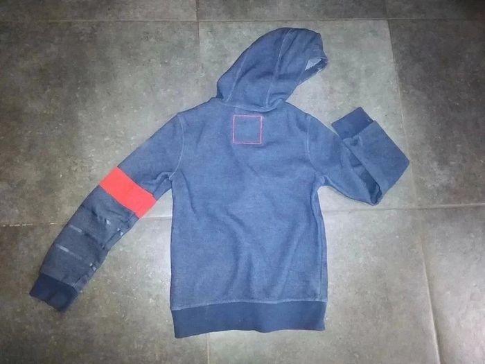 Blouson/gilet zippé à capuche en excellent état + pantalon offert - photo numéro 8