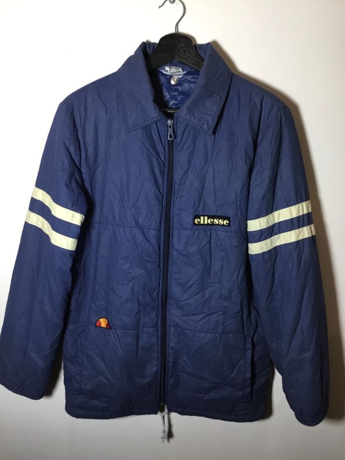 Blouson pour garçon Ellesse fabriqué en Italie bleu marine taille 12ans 138