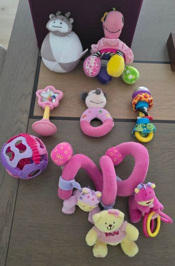 Lot de 7 jouets hochet, balle et spirale 1er âge en très bon état