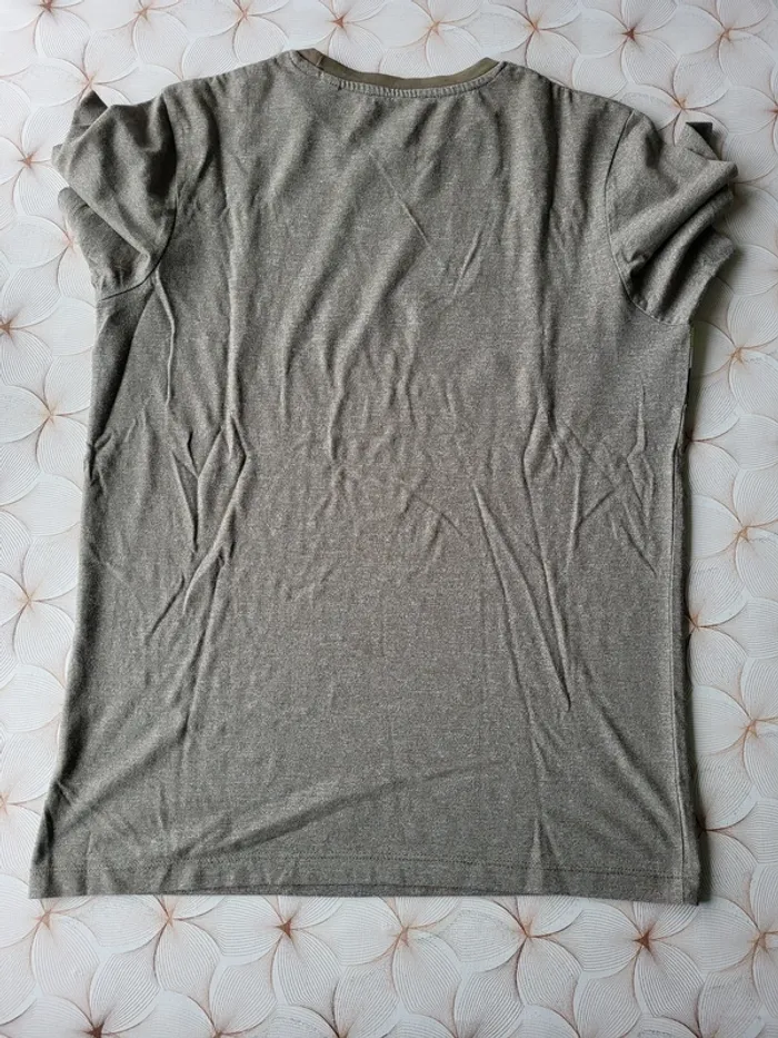 T-shirt Jacks & Jones homme taille S très bon état KAKI - photo numéro 2